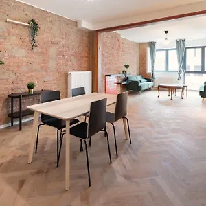  Appartement Two-bedroom In The Heart Of Belgique